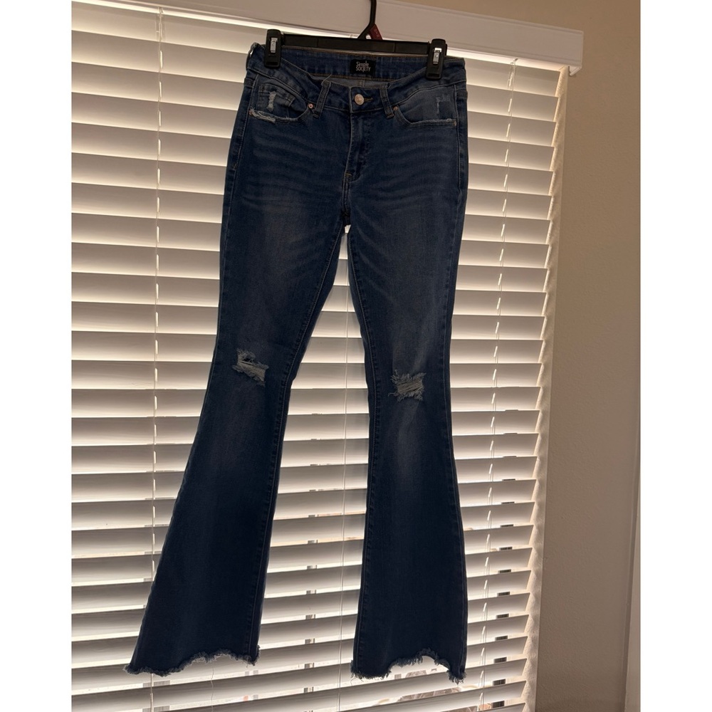 Simple Society Distressed Flare Jeans Raw Hem - Med Wash